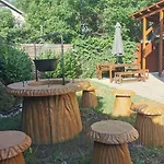 Garden Vendeghaz 度假居 *