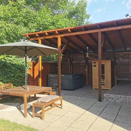 Garden Hébergement de vacances Velence