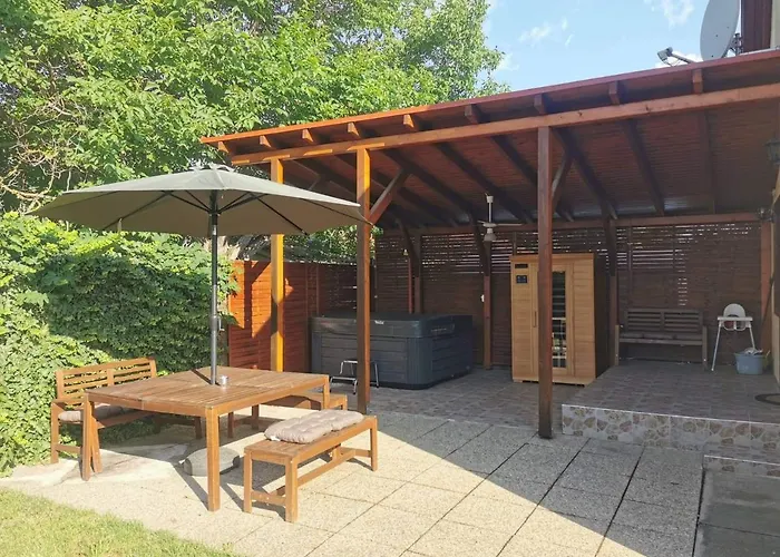 Garden Ferienhaus Velence